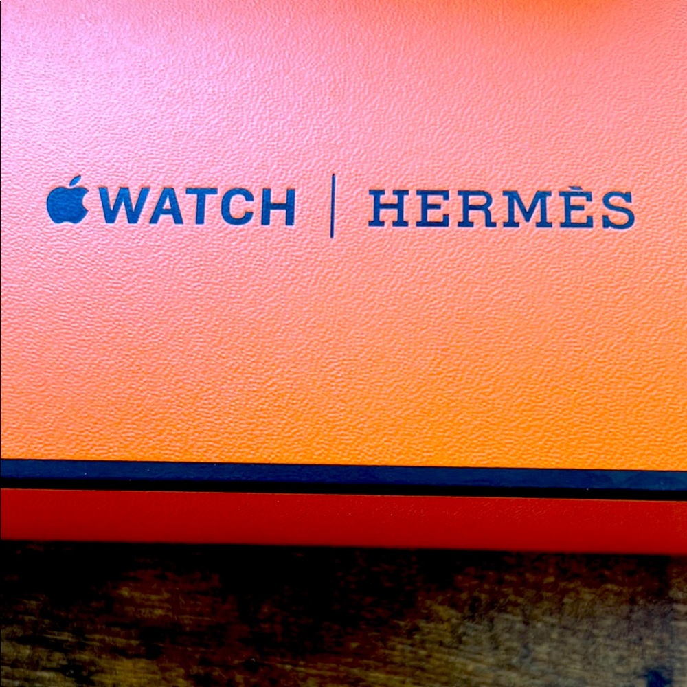 NWT! Women’s Apple Hermès Watch Series 10